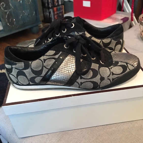 Coach sneakers size 9.5 - Picture 1 of 1